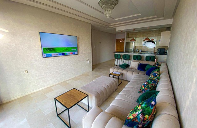Exquisite Haven A Luxurious Retreat Nestled in Serene Splendor