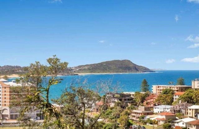 Extra large family home Amazing views of Terrigal beach