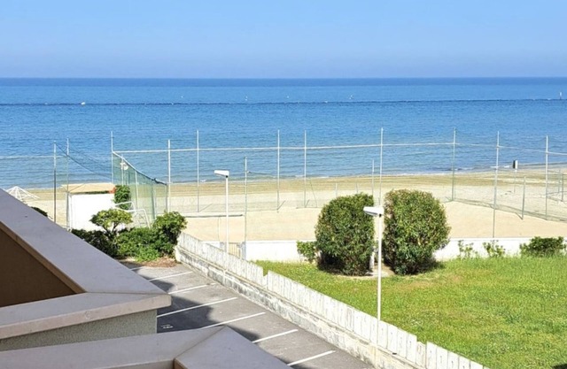 F007 – Fano, studio apartment with sea view 100 meters from the beach