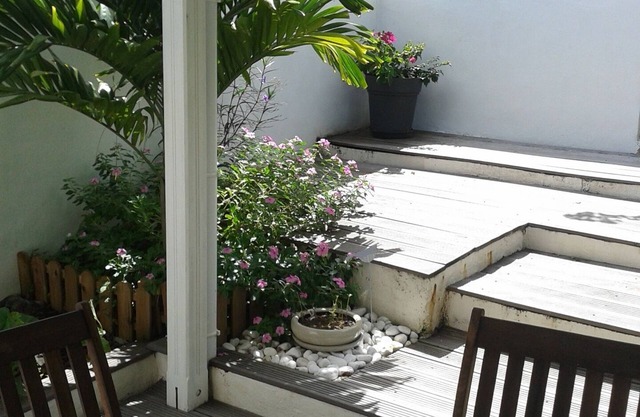 F2 furnished, spacious, comfortable, terrace, private entrance and garden, DIDIER