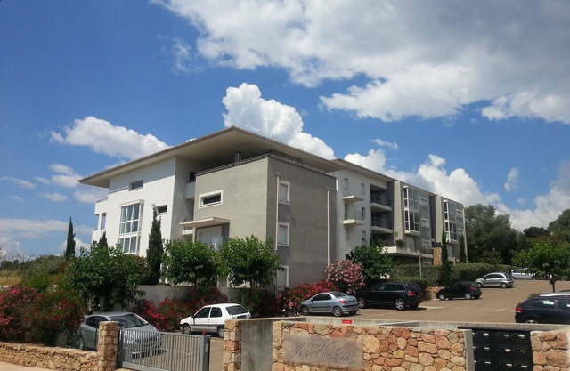 F2 standing comfortable TB located open all year