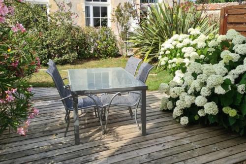 F3 house with garden in Grosbreuil