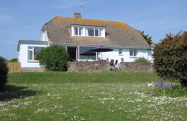 Fab family house with sea views near golf coursenMonday changeover.
