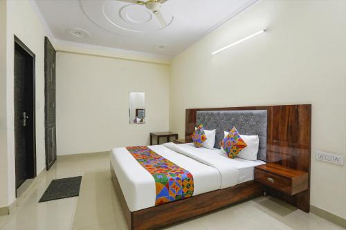 FabExpress ASP Royal Residency Inn- Janakpuri