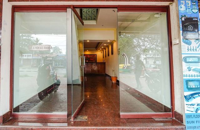 Fabexpress Majestic Inn