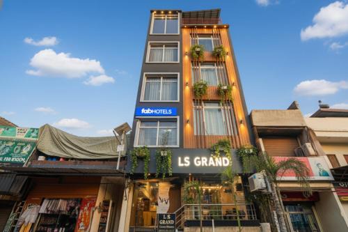 FabHotel LS Grand - Banaras Railway Station