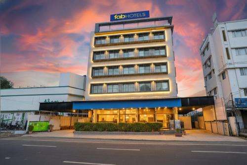FabHotel Prime Majhali