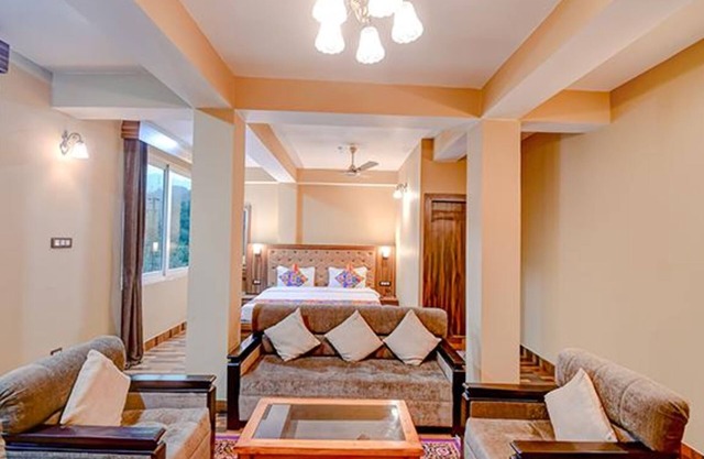 FabHotel Rikhila's Regency