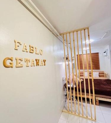 Fablo Getaway beside EK