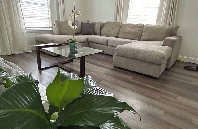 Fabulous 2-bedroom condo in Arlington with WiFi access