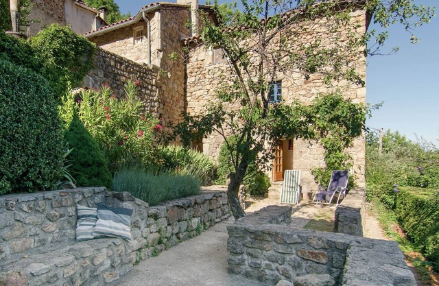 Fabulous holiday home with mountain views
