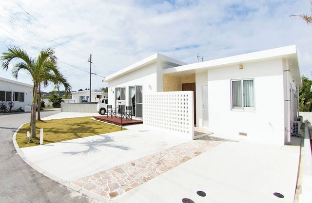 Facility where you can stay at a low price while s/Shimajiri-gun Okinawa