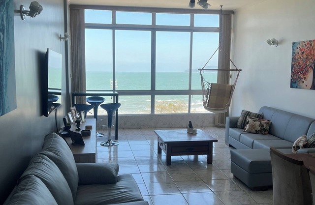 FACING THE SEA IN EMBARÉ, 2 SUITES AND 2 DEMARCED PRIVATE GARAGES,