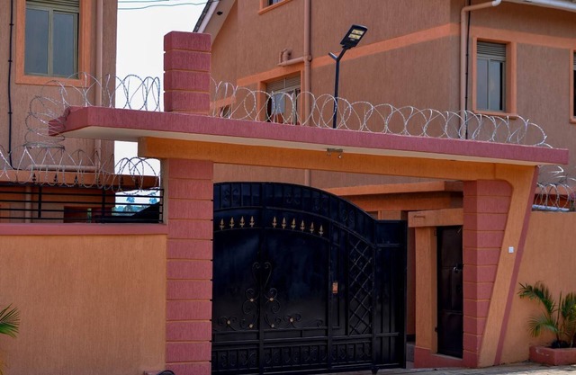 Faith Homes Hotel Apartments - 1.1 km from Toroo Botanical Gardens Fort Portal.