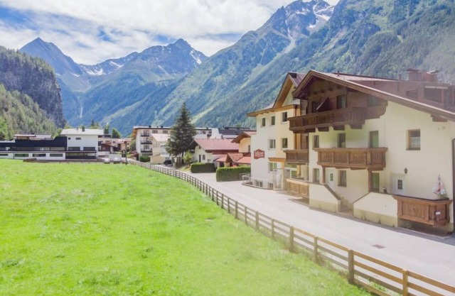 Falkner by Interhome