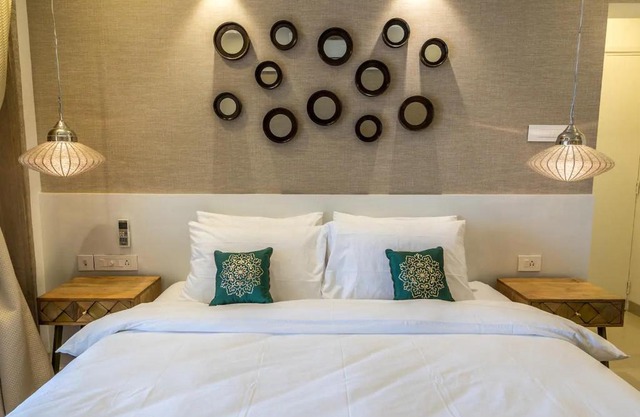 Families & Corporates 3-Bed Apt, Fashion Res, Pune