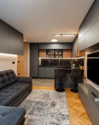 Family and Business apartment Free street parking