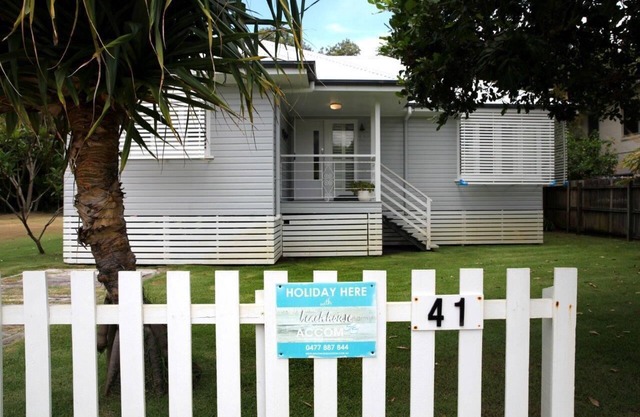 Family Beachfront House at Currimundi Lake
