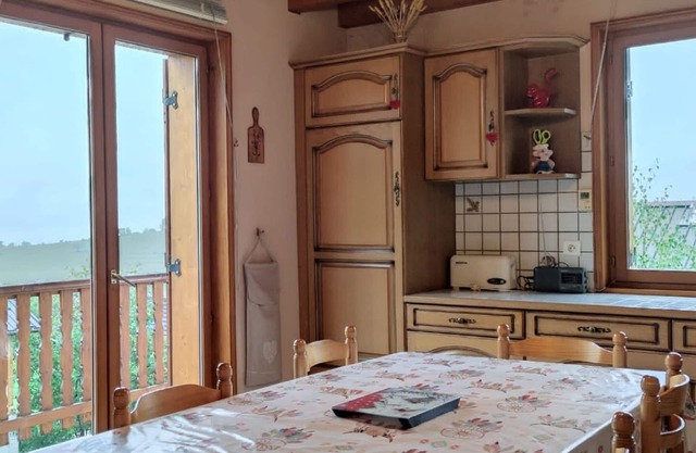 Family chalet 2*, near slopes and center, south terrace, mountain view