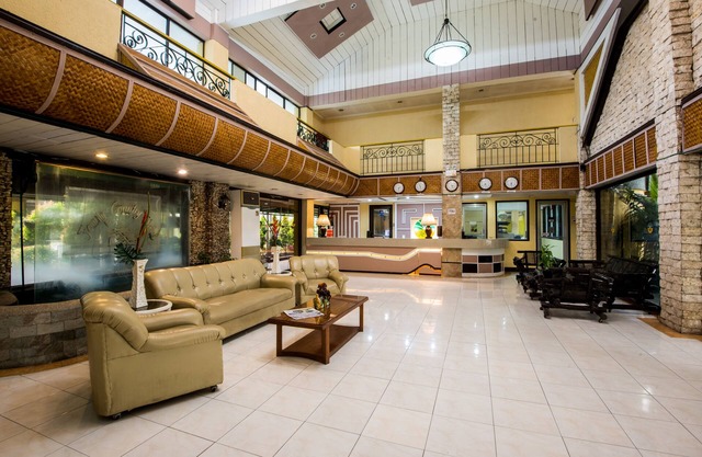 Family Country Hotel & Convention Center