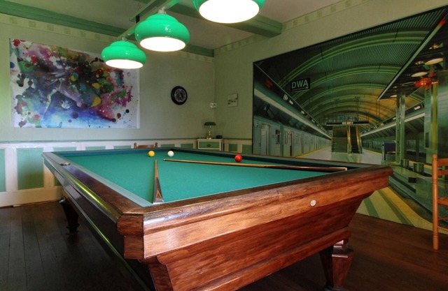 Family cottage for 6 with games room and billiards
