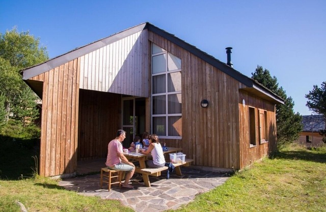 Family chalet for 6 people in a pine forest at Les Bouviers in Lozère.