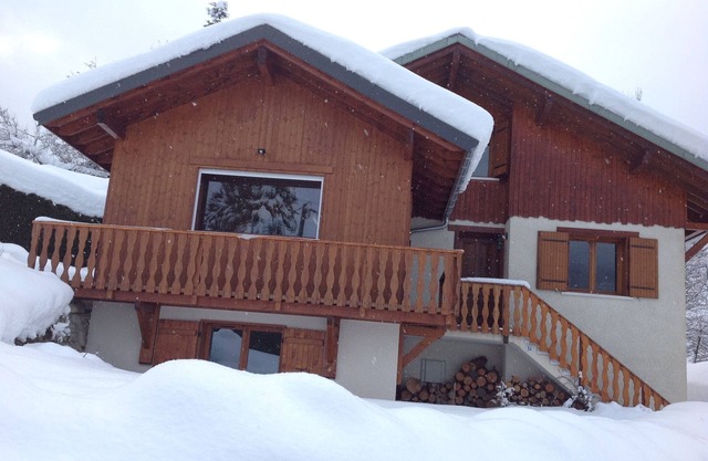 Family chalet facing Mont Blanc
