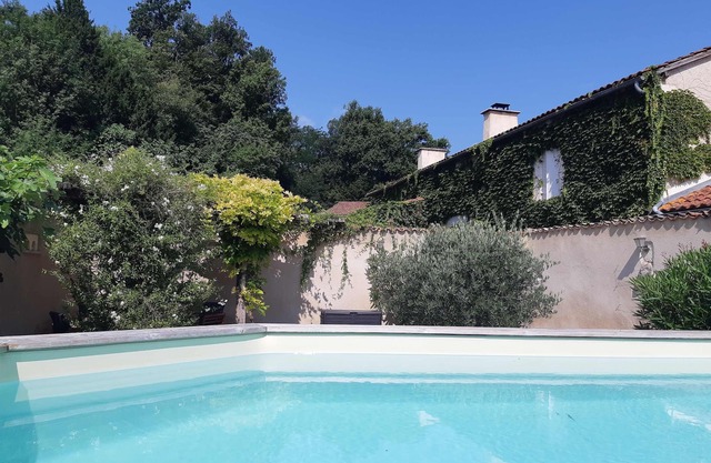 Family break in Perigord, swimming pool and green tourism