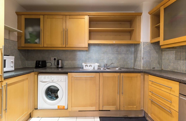 Family-Friendly 2-Bed Apartment Opposite Santry Park – Close to Airport