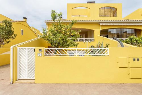 Family-Friendly Beach House ideal for Holidays & Workers at Beach Sagunto Valencia