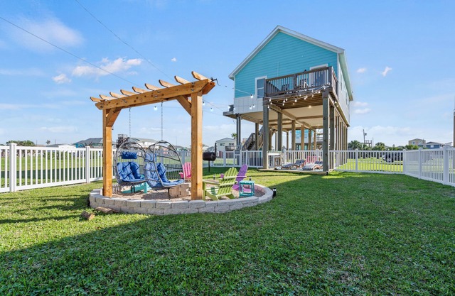 Family Friendly - Beach Side/Ocean View - 4 min walk to the beach!