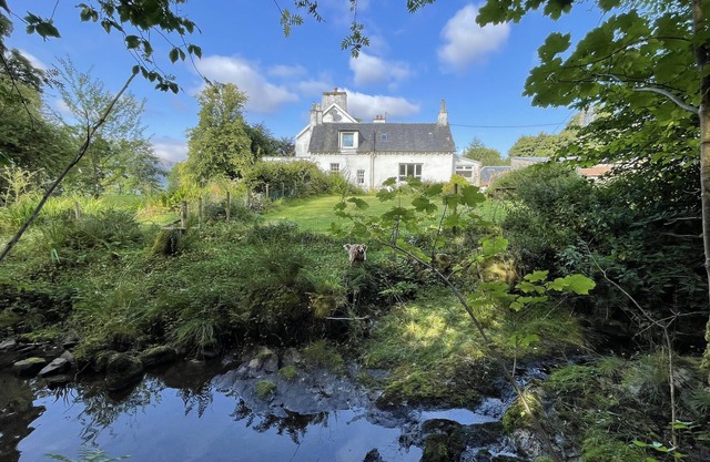 Family Friendly Farm Cottage on Loch Awe