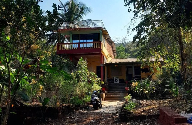 Family friendly homestay in forest just five minutes away from arabian ocean.