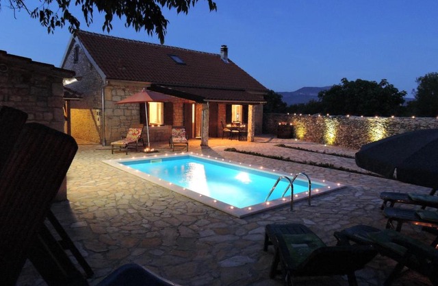 Family friendly house with a swimming pool Gluici, Krka - 11337