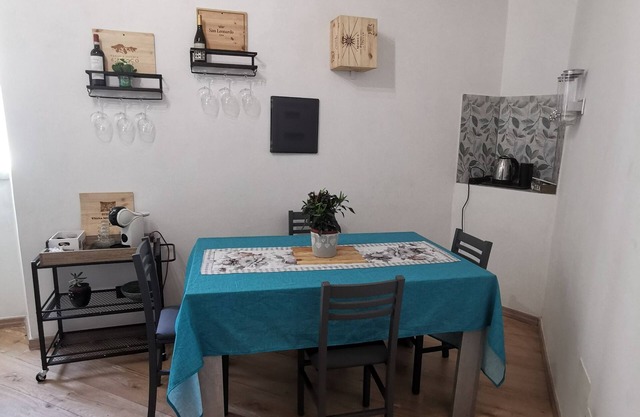 Family-friendly vacation home within walking distance of the sea, station and port