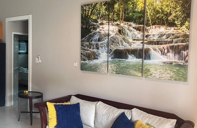 Family friendly house in a gated community 15 miles from Ocho Rios