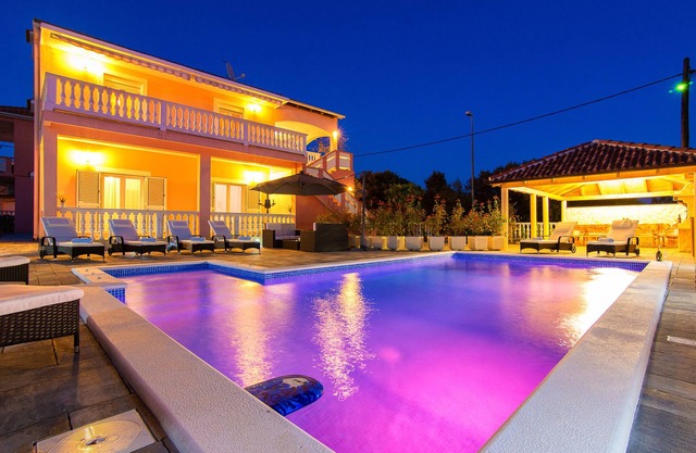 Family Friendly Pool House Ana, Bibinje, Croatia
