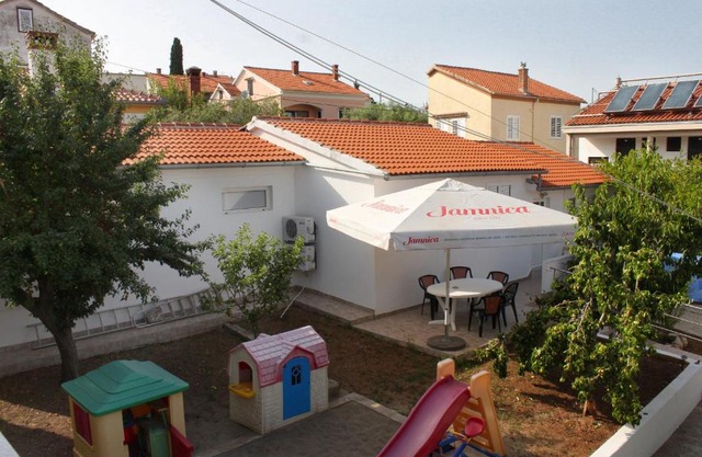 Family friendly seaside apartments Preko, Ugljan - 8232