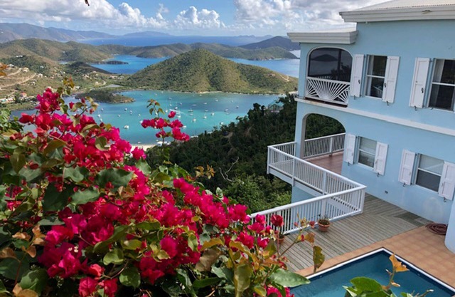 Family friendly, stunning views, pool, & AC! Last minute fall discounts!