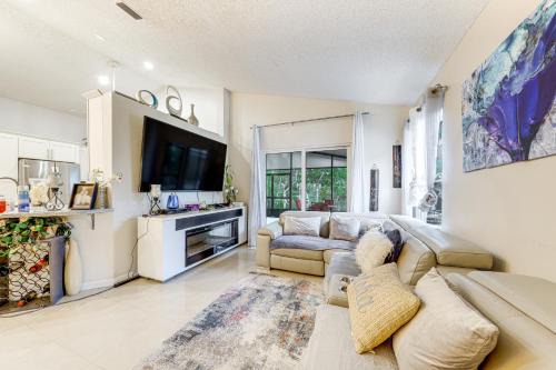 Family-Friendly North Lauderdale Home with Grill!