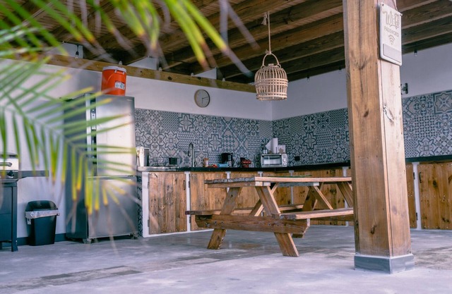 Family/Friends house-10 min from the beach
