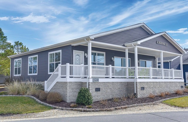 Family fun-large home, beach, pools, pet friendly!