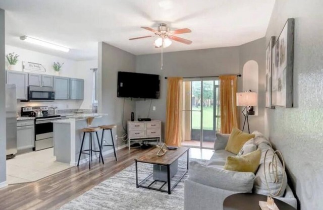 Family Fun Near Disney,4 bedroom Home w/wifi, Game Room & Pools.