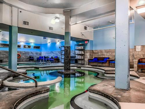 Family Fun Splash & Relax
