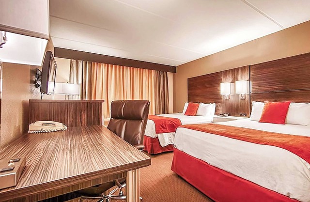 Family Getaway Room with Pool & Easy Theme Park Access