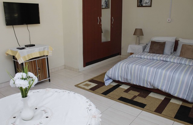 Family Guesthouse close to the beach and Junction Mall in Sakumono, Tema/Accra.
