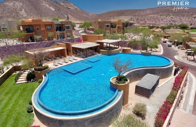 Family Home, Beach Club & Golf Cart in La Paz Mexico