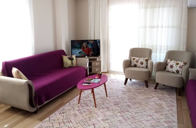 Family Home for 4 people, 1 Bedroom, Kitchen, Mountain View