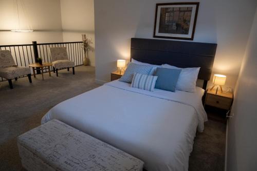 Family Home Retreat - 9 mins to WEM - Vintage Arcade-Ping Pong -Air Conditioning
