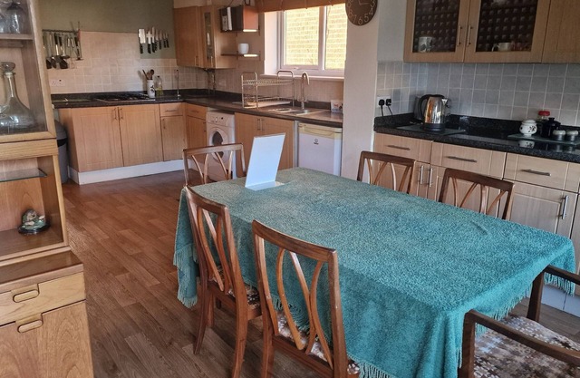 Family Home Three bed House Near the Beach